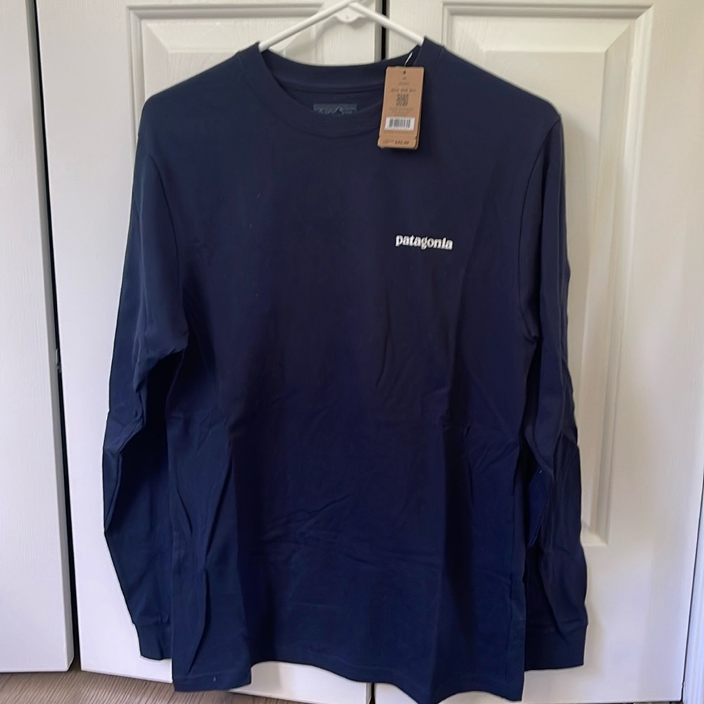 NWT Patagonia XS Long-Sleeve Navy T-Shirt